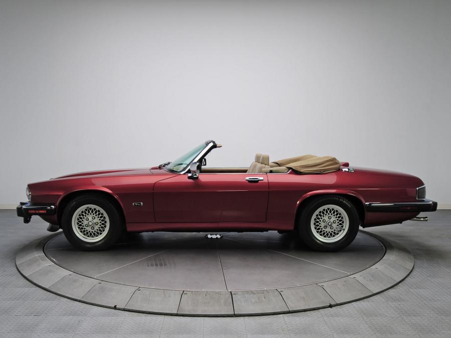  Jaguar XJ-S Convertible 1975 года  (фото 24 из 30)